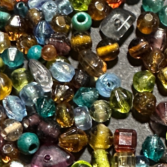 64.  Various Shapes Glass Beads - Picture 2 of 4
